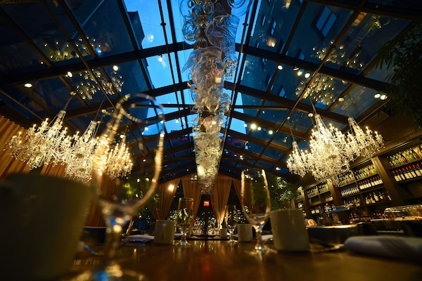 Breakfast, lunch, dinner served; American cuisine, garden views