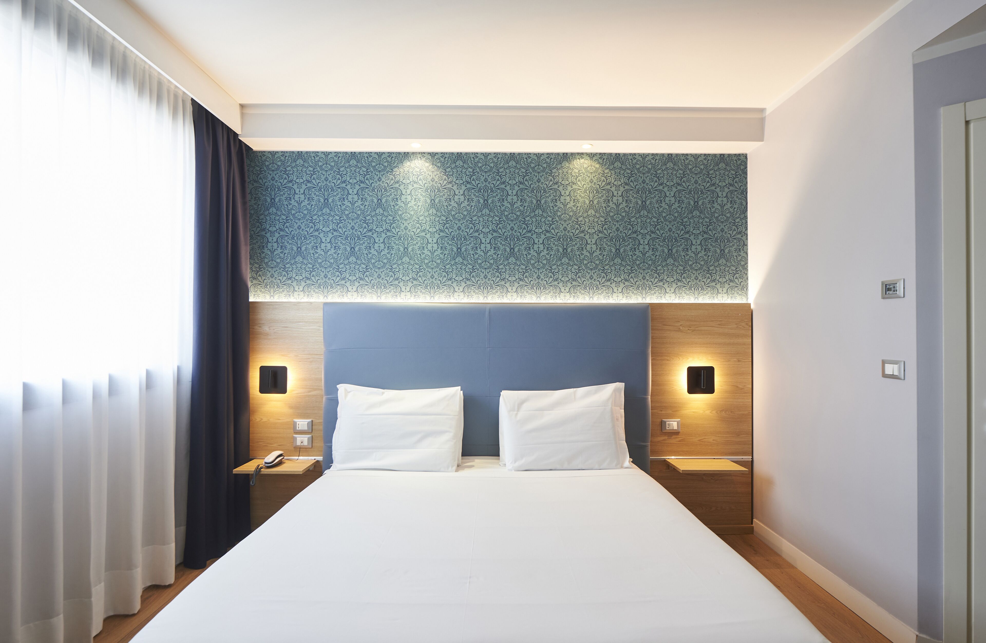 Literie hypoallergénique, couette en duvet d&#x27;oie, minibar