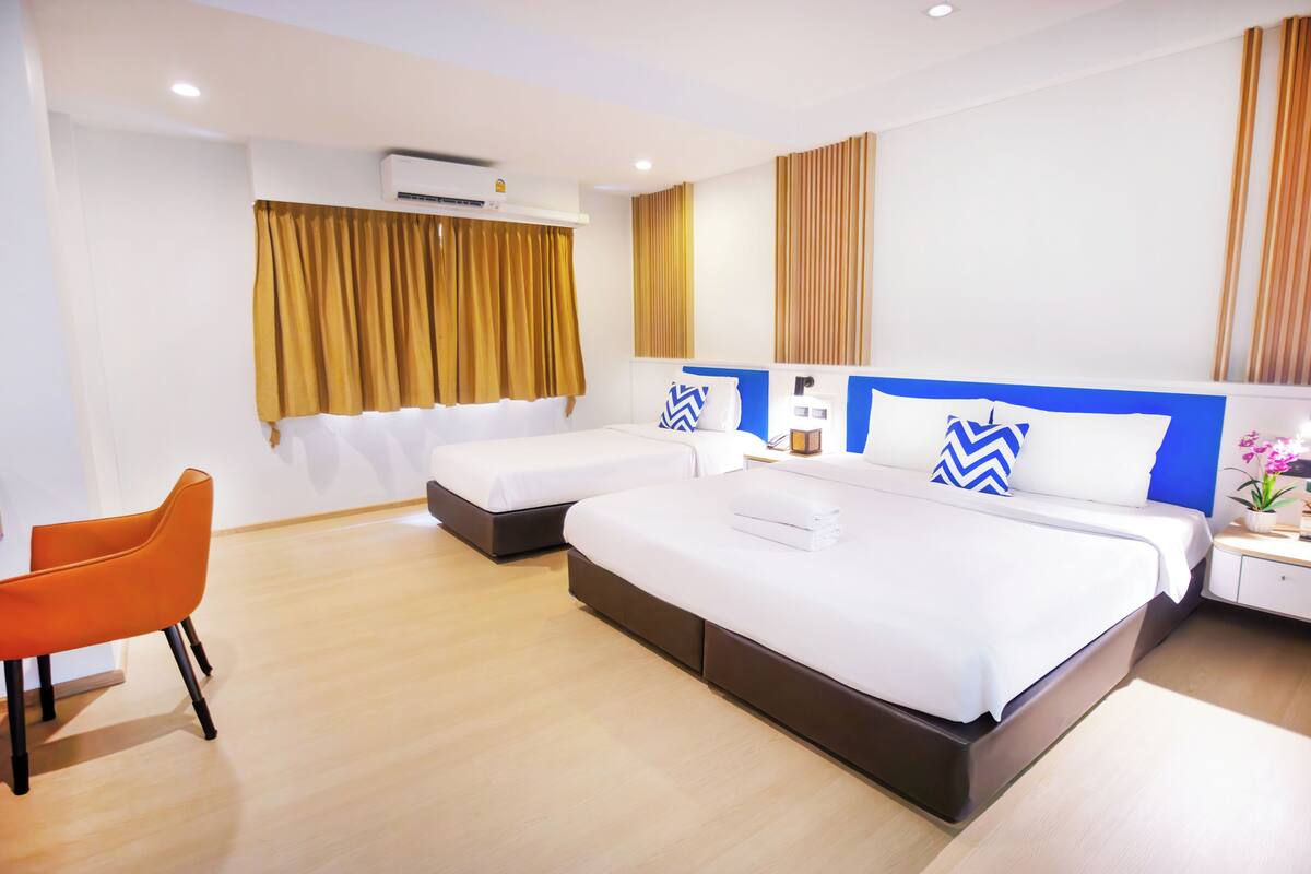 Triple Deluxe Room (No Balcony) | 高級寢具、舒適加層、客房內保險箱、書桌