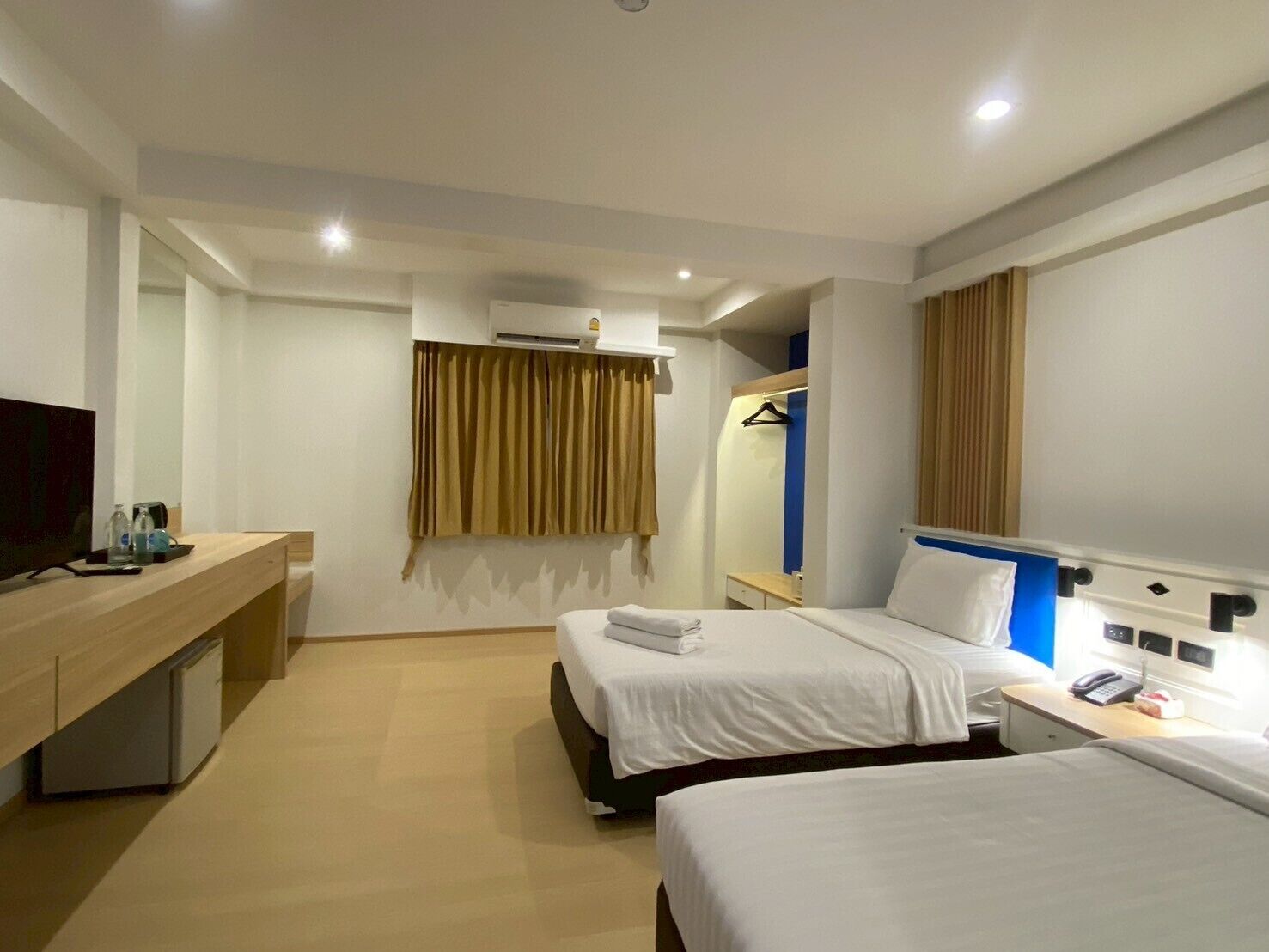 Phòng 2 giường đơn Superior, 2 giường đơn | Nệm có lớp đệm bông, két bảo mật tại phòng, bàn 