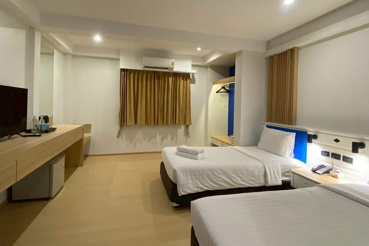 Phòng 2 giường đơn Superior, 2 giường đơn | Nệm có lớp đệm bông, két bảo mật tại phòng, bàn