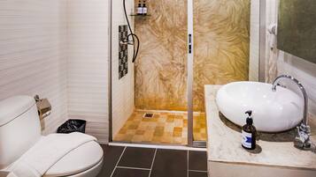 Superior Double Room | Bathroom | Shower, designer toiletries, hair dryer, towels