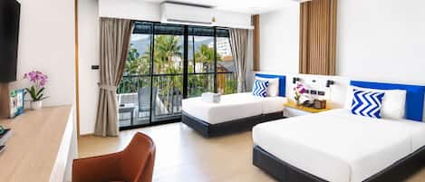 Deluxe Twin Balcony | Roupas de cama premium, camas com colchões pillow-top