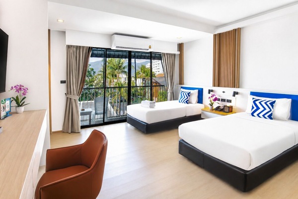 Deluxe Twin Balcony | Premium bedding, pillowtop beds, in-room safe, desk