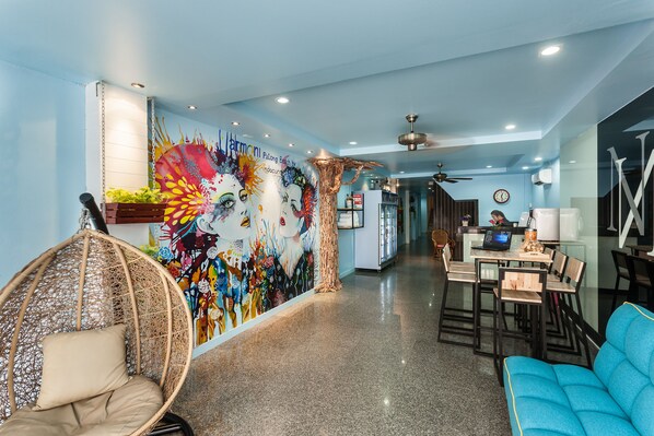 Lobby lounge