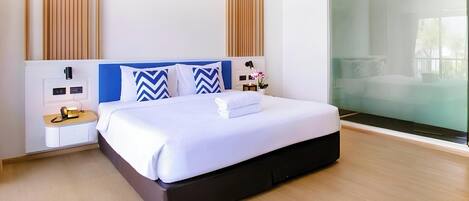 Premium bedding, pillowtop beds, in-room safe, desk