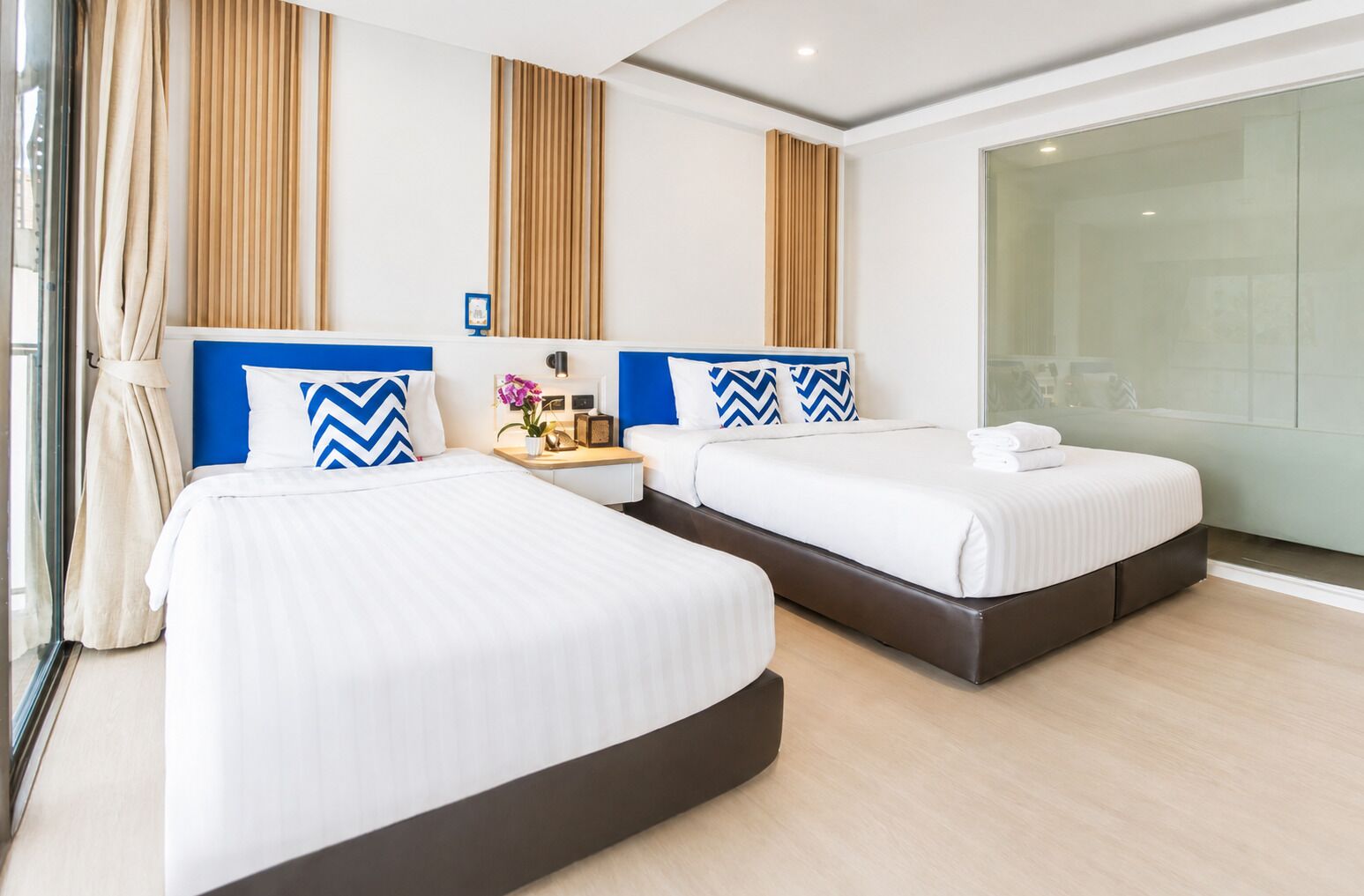 Triple Deluxe Balcony | Premium bedding, pillowtop beds, in-room safe, desk