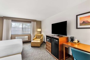 Habitación, 2 camas de matrimonio, accesible para personas con discapacidad, no fumadores | Ropa de cama de alta calidad y colchones con acolchado adicional