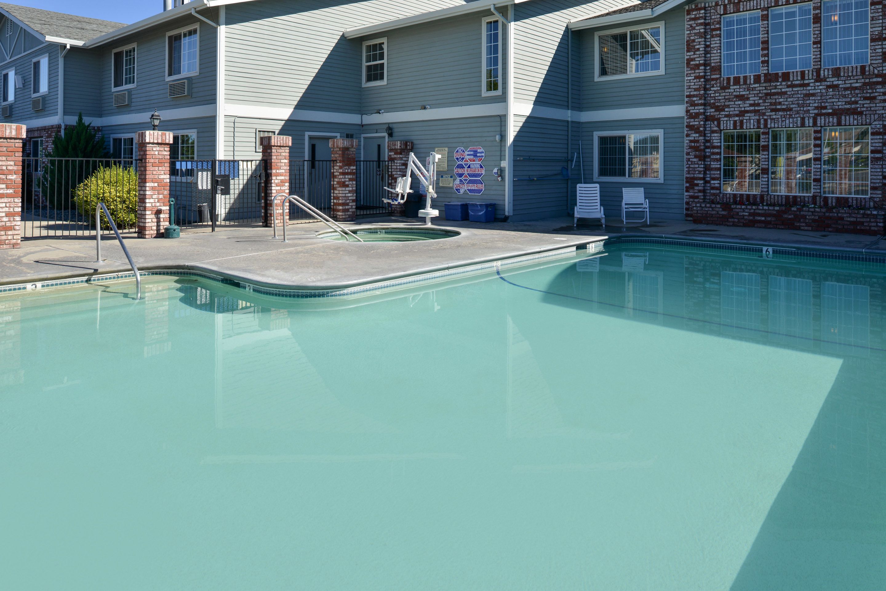 outdoor pool, pool loungers