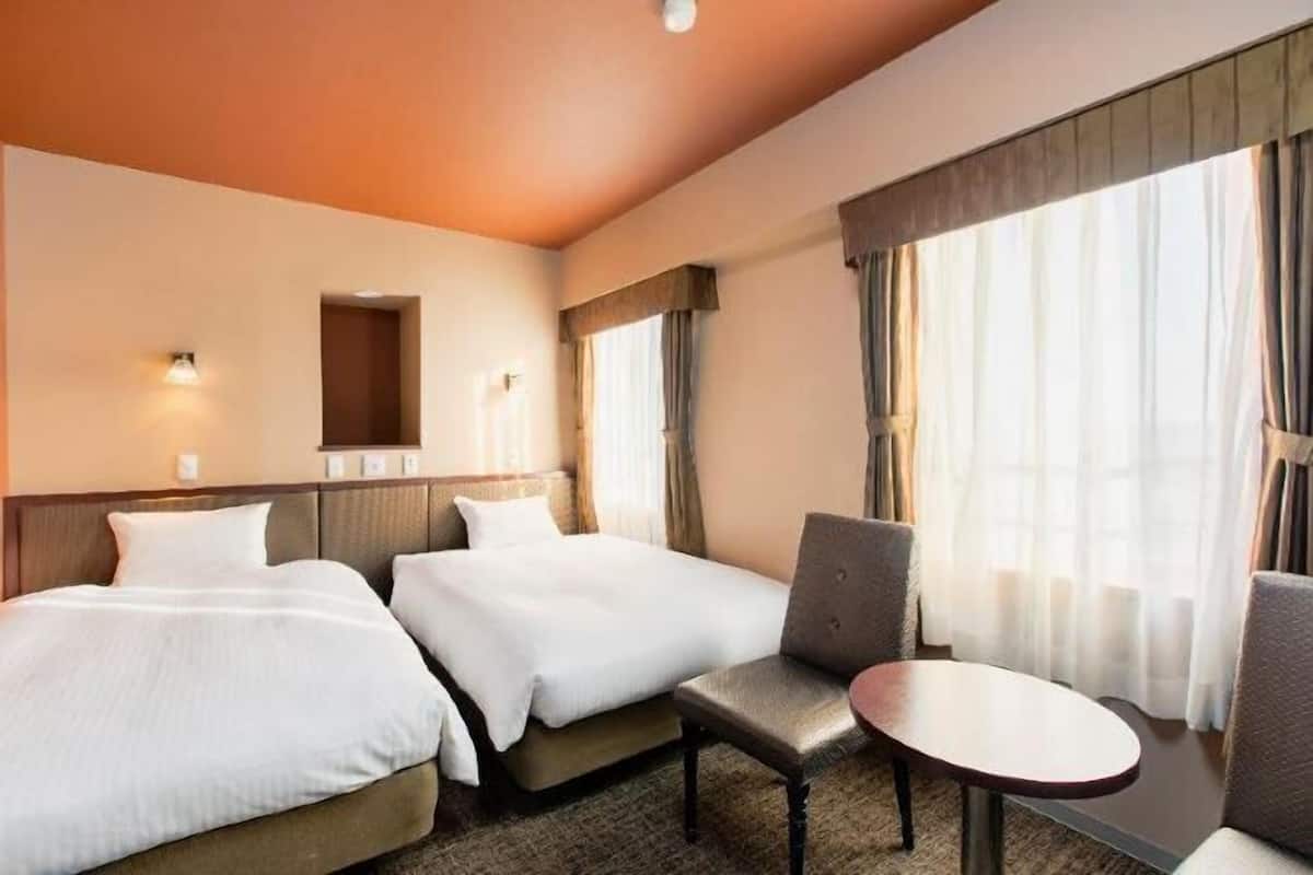 Coffres-forts dans les chambres, bureau, Wi-Fi gratuit, draps fournis