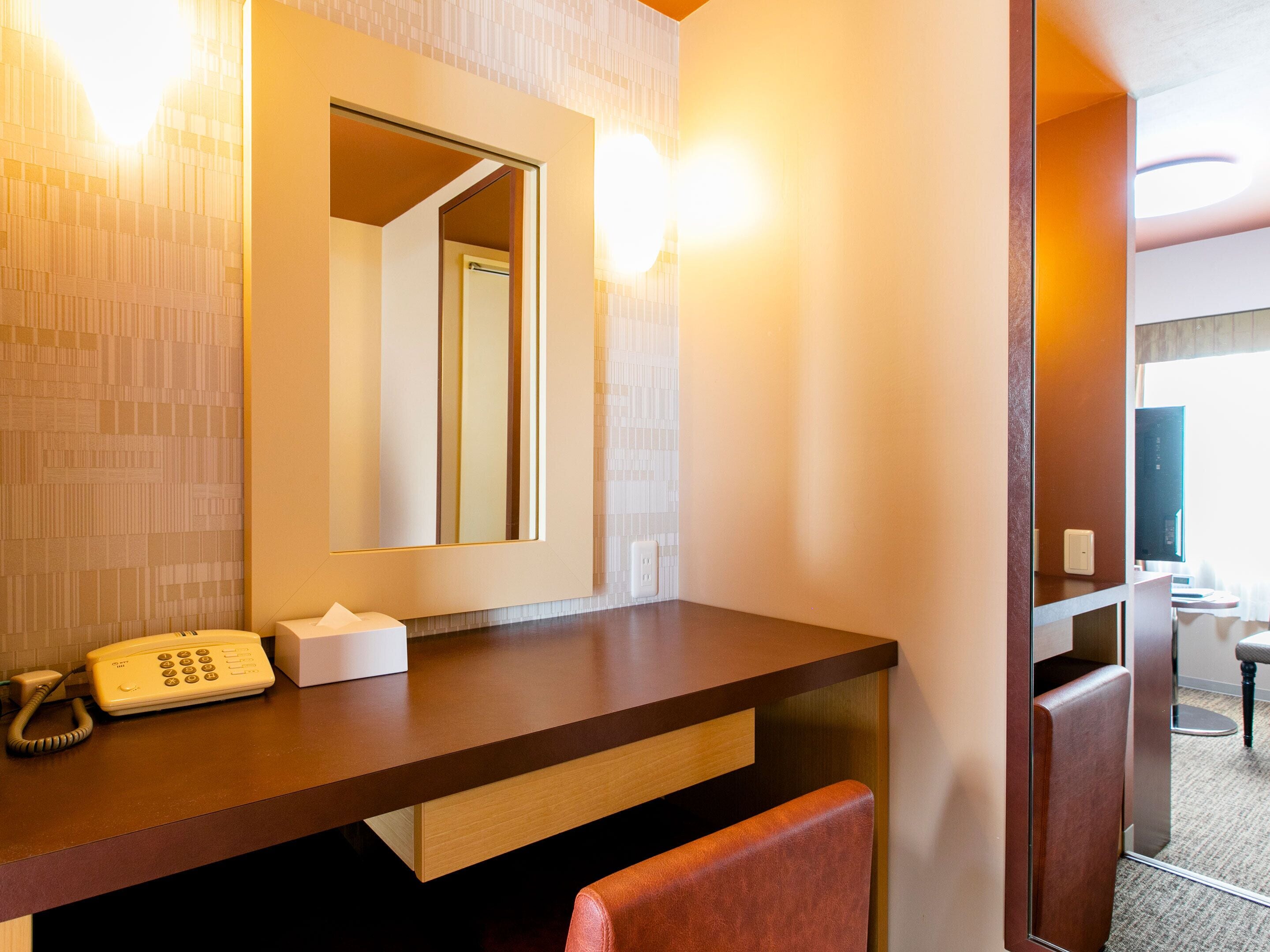 in-room safe, desk, free wifi, bed sheets