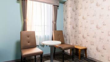 In-room safe, desk, free WiFi, bed sheets