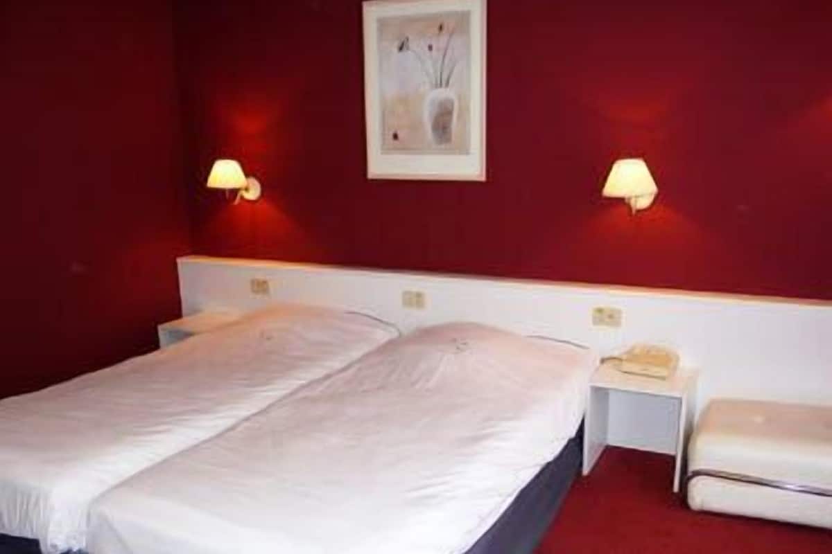 Bureau, Wi-Fi gratuit, draps fournis