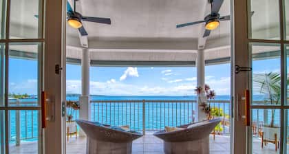 Tropical Suites Hotel