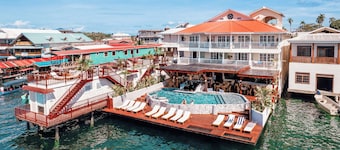 Tropical Suites Hotel