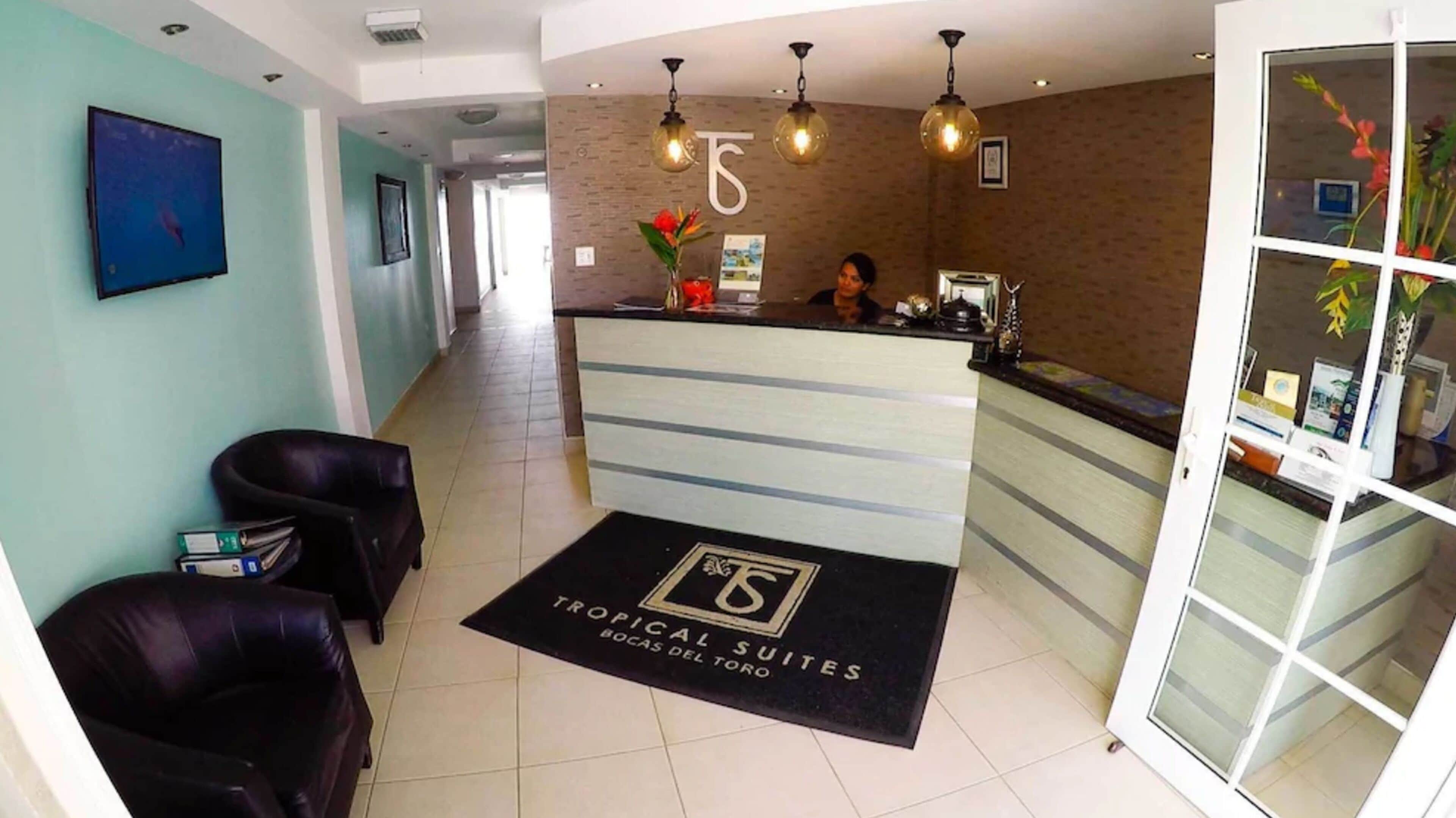 Photo - Tropical Suites Hotel