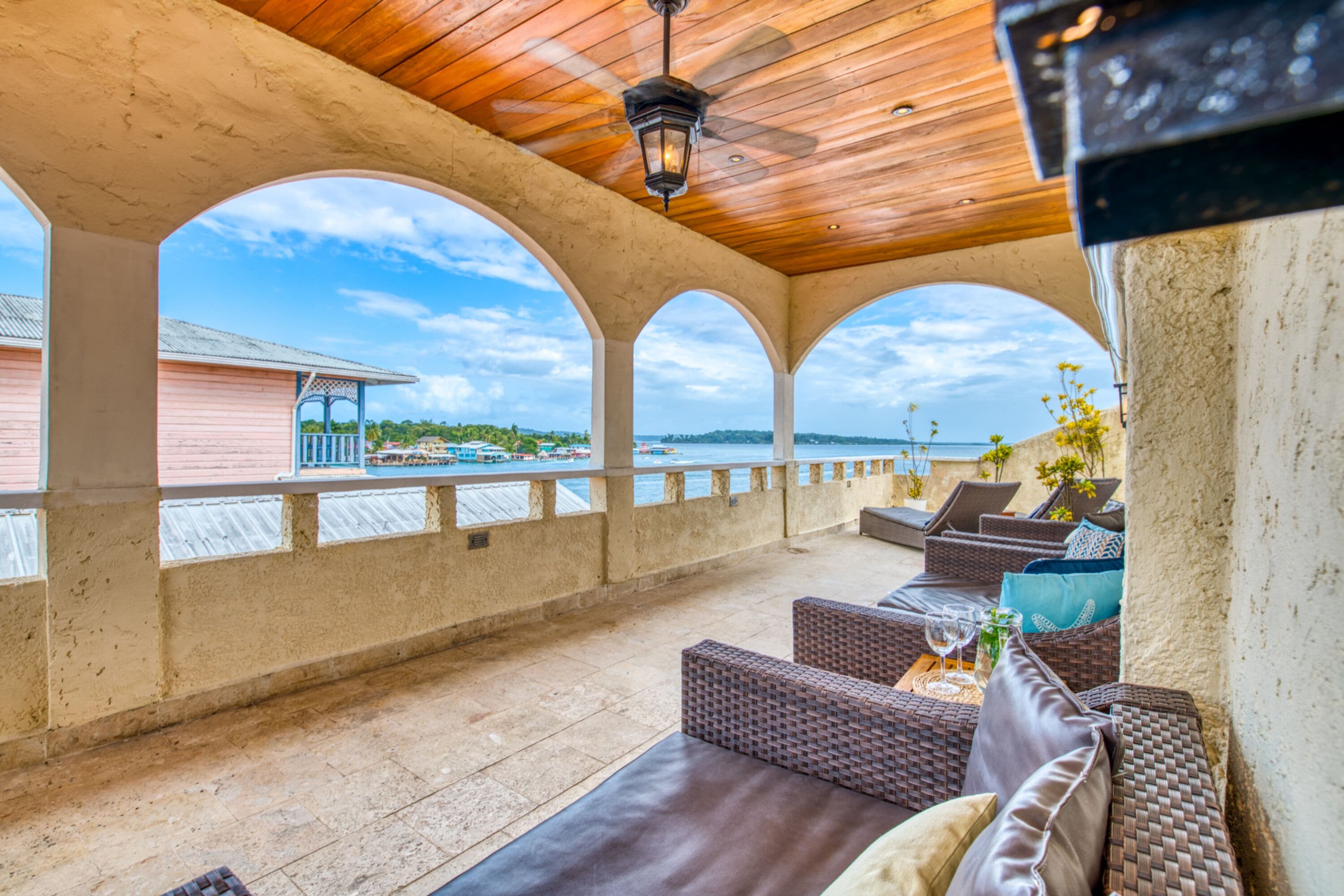 Photo - Tropical Suites Hotel