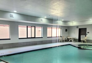 Indoor pool - Days Inn by Wyndham Kemah (Kemah)