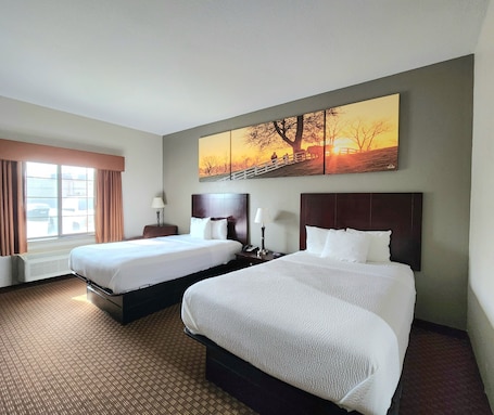 Chambre, 2 grands lits, non-fumeurs (Mobility/Hearing, Tub w/Grab Bars) | Fer et planche à repasser, lits bébé (gratuits). Days Inn by Wyndham Kemah