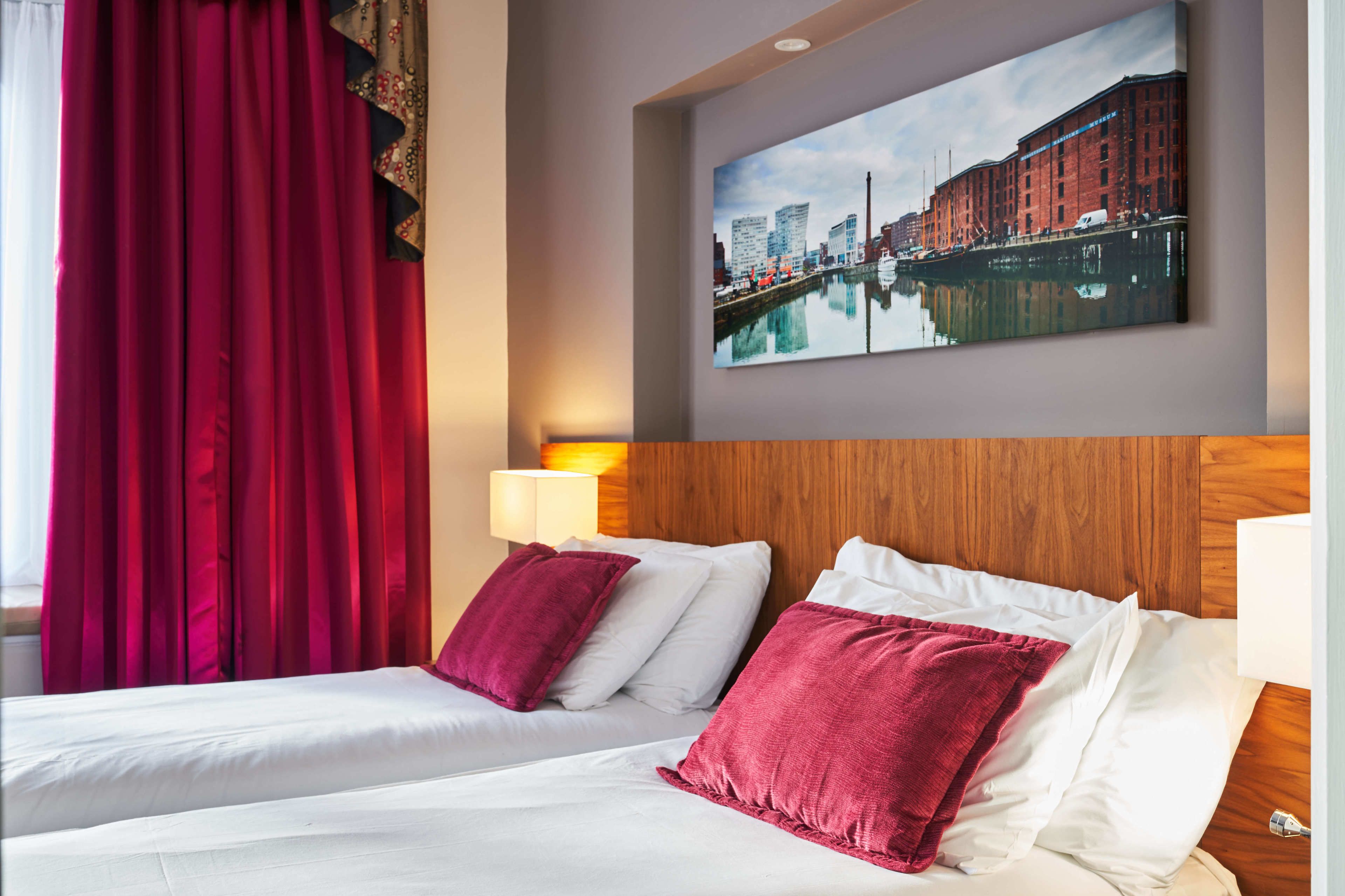 standard room, 2 single beds, non smoking | 1 bedroom, egyptian cotton sheets, in-room safe, desk