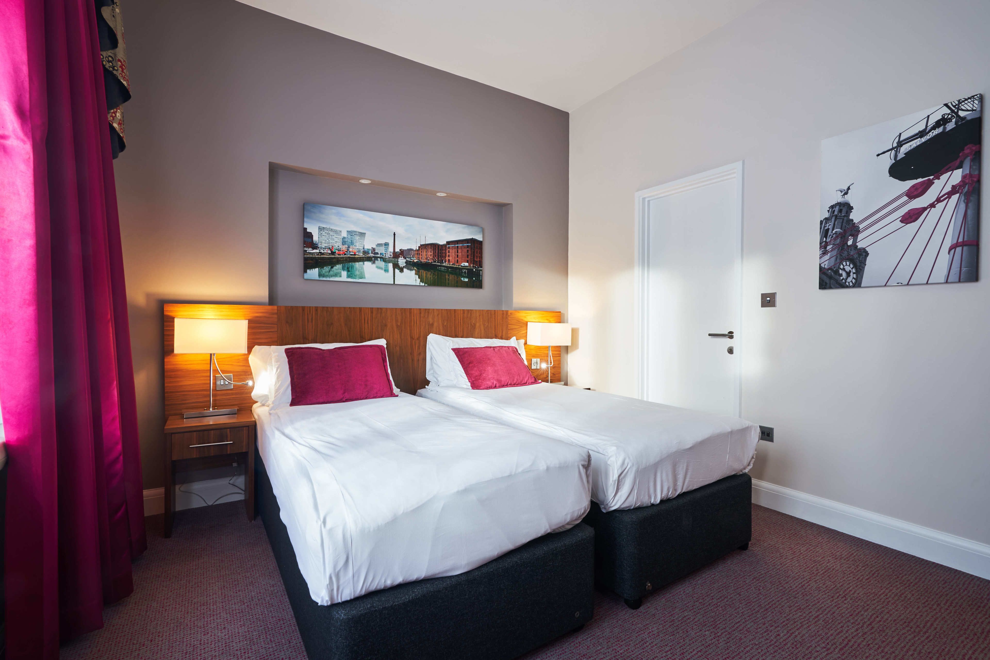 standard room, 2 single beds, non smoking | 1 bedroom, egyptian cotton sheets, in-room safe, desk