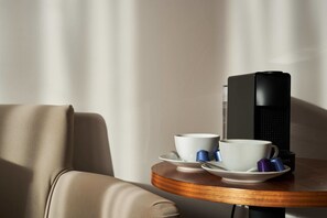 Standard Room, 1 Double Bed, Non Smoking, Balcony | 1 bedroom, Egyptian cotton sheets, in-room safe, desk - Heywood House Hotel, BW Signature Collection (Liverpool)