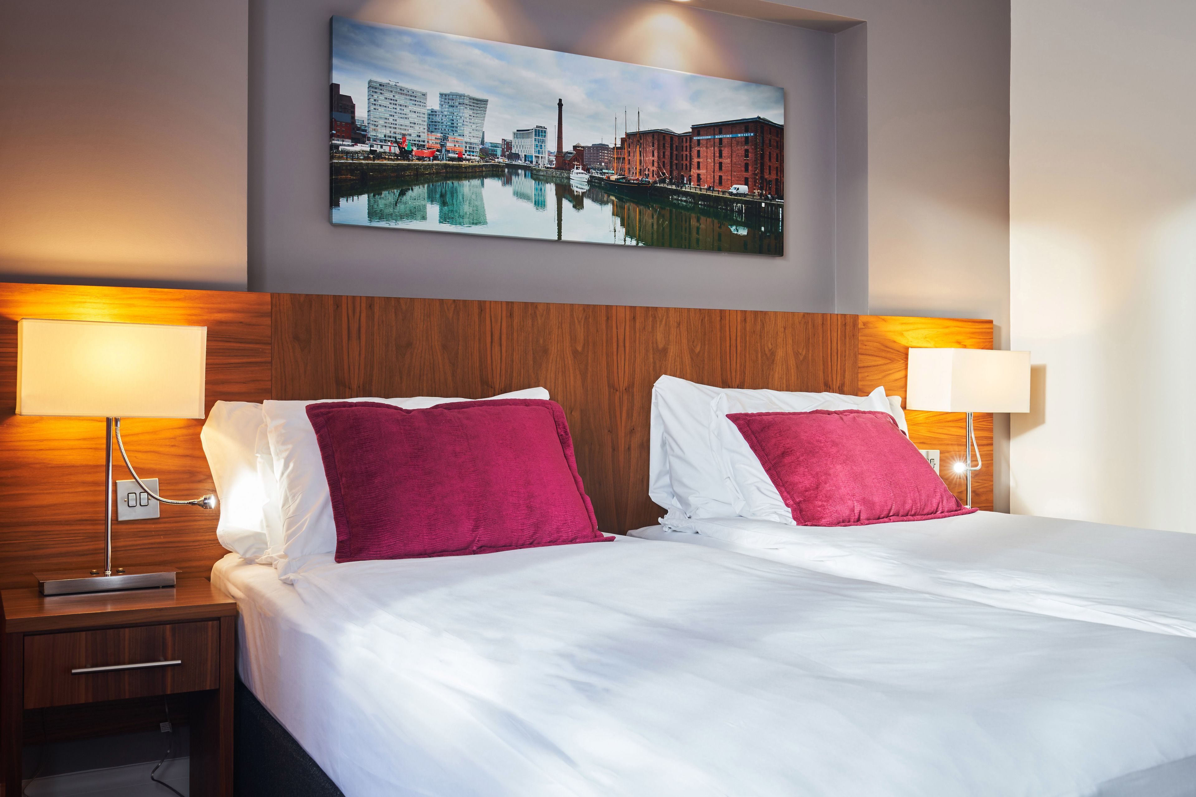 standard room, 2 single beds, non smoking | 1 bedroom, egyptian cotton sheets, in-room safe, desk