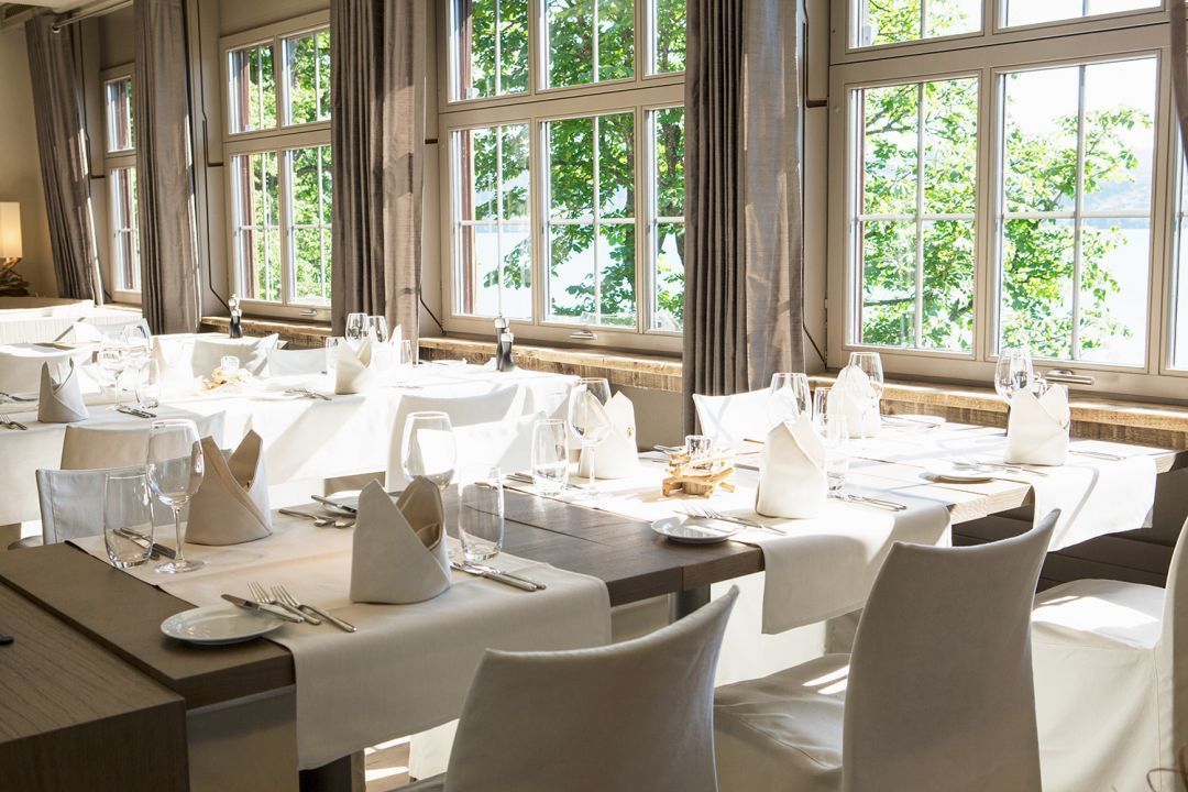 4 restaurants, breakfast, lunch, dinner served; thai cuisine