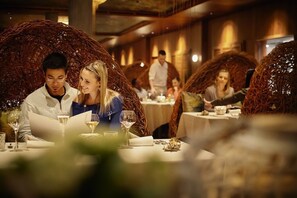 4 restaurants, breakfast, lunch, dinner served; Thai cuisine  - Seerose Resort & Spa (Meisterschwanden)