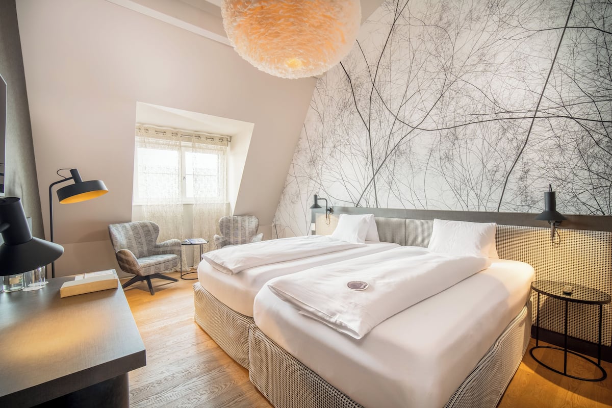 Ropa de cama hipoalergénica y minibar