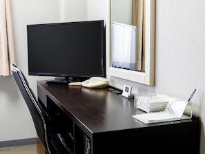 1 bedroom, desk, iron/ironing board, free WiFi