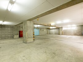 Estacionamiento: 500 por día