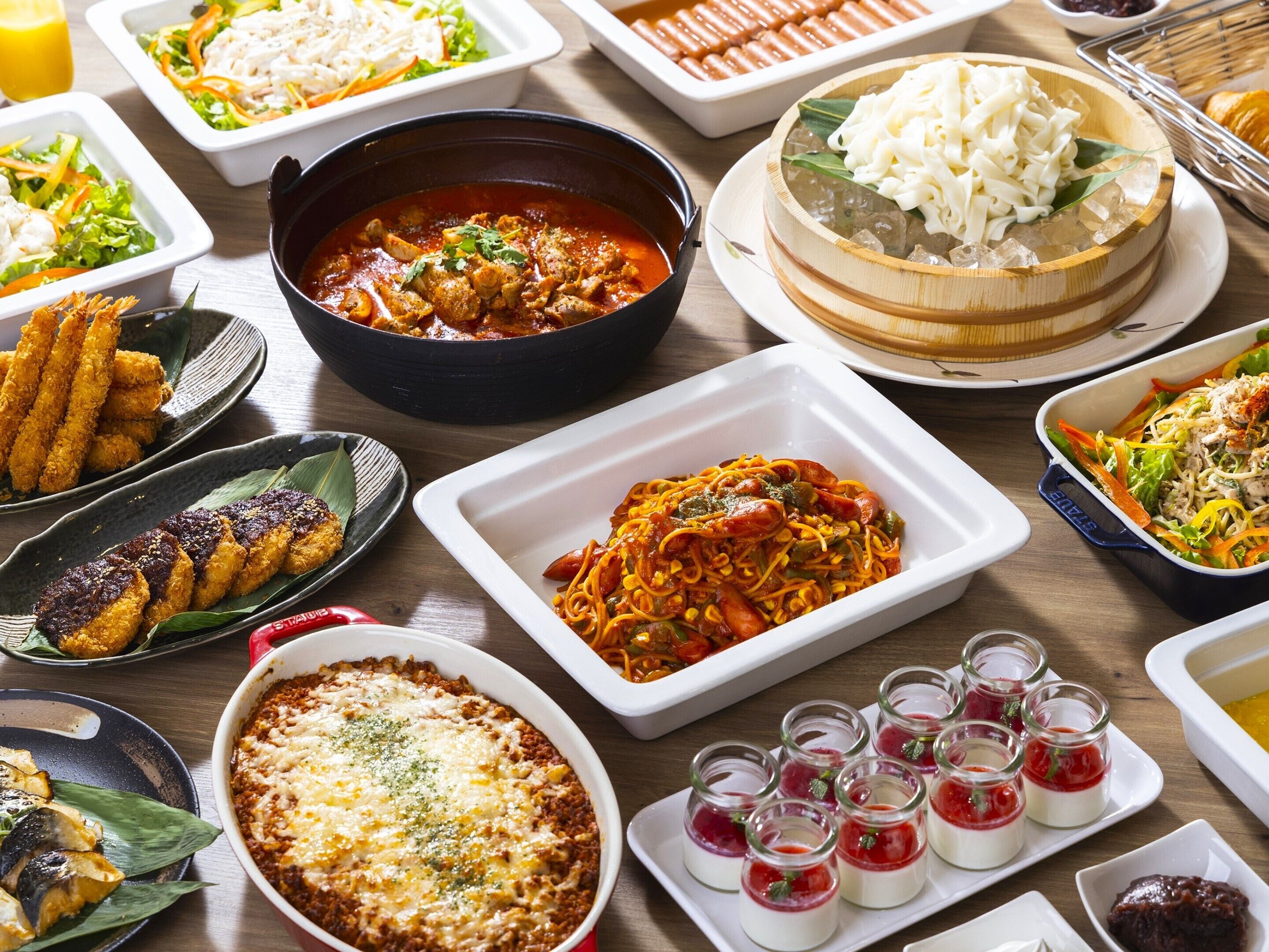 朝食 (ビュッフェ)、毎日提供 (1 名様 1500 JPY)