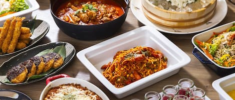 Tägliches Frühstücksbuffet (1500 JPY pro Person)