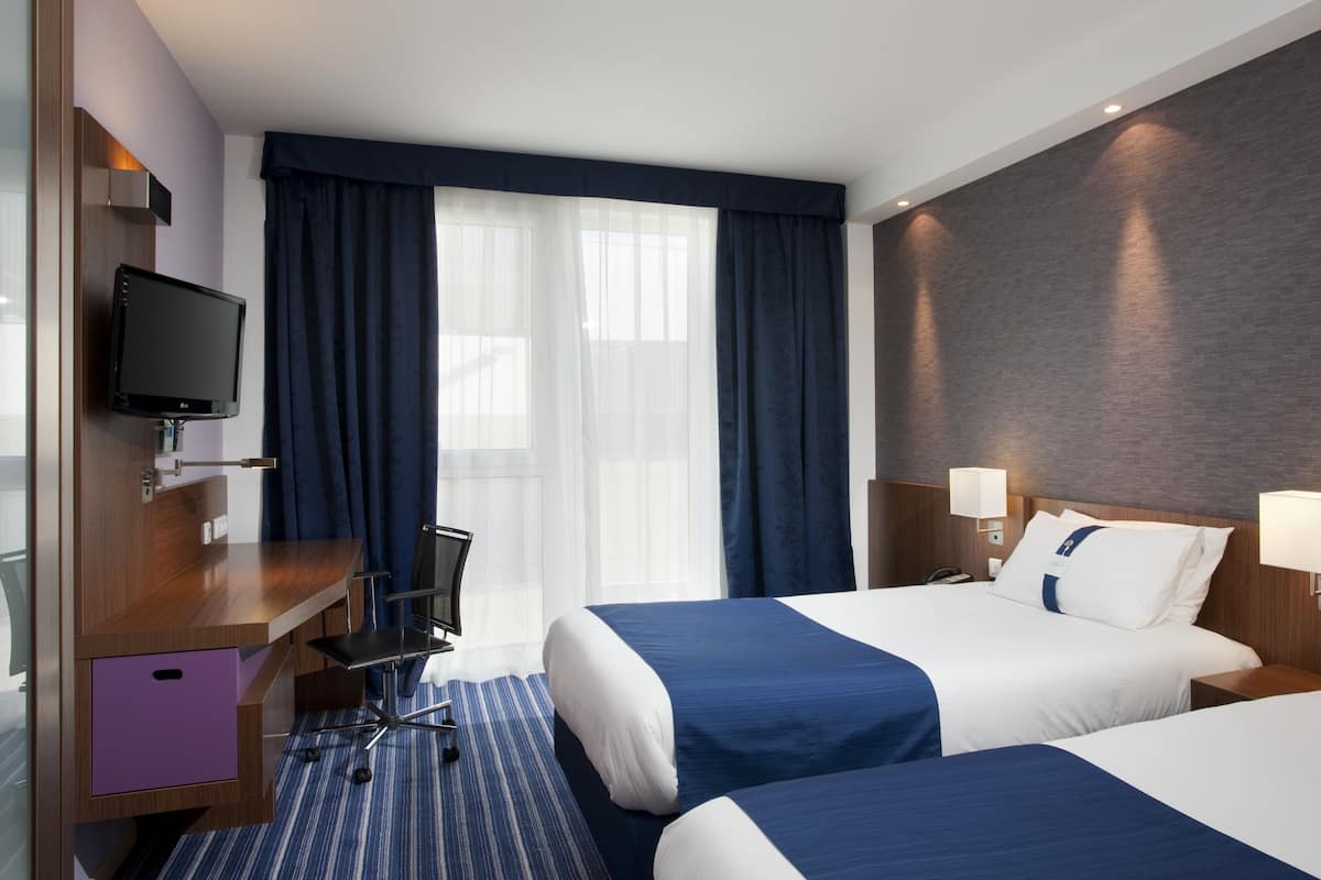 In-room safe, desk, soundproofing, iron/ironing board