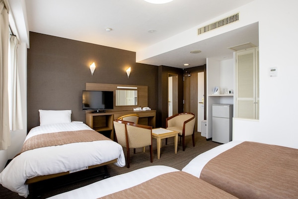 Triple Room, Non Smoking (24 sqm, 110cm Size Bed x3, for 1-3 People) | Desk, iron/ironing board, free WiFi, bed sheets