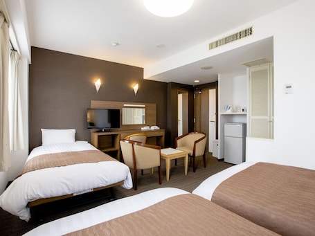 Triple Room, Non Smoking (24 sqm, 110cm Size Bed x3, for 1-3 People) | Desk, iron/ironing board, free WiFi, bed sheets