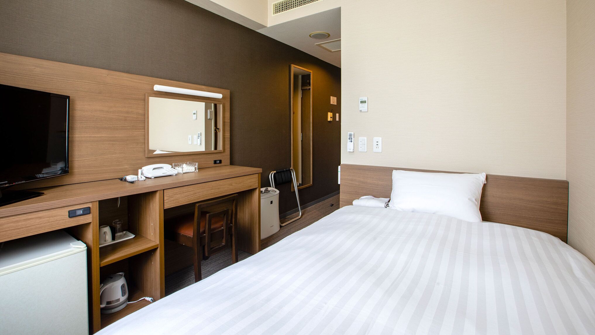 Desk, iron/ironing board, free WiFi, bed sheets