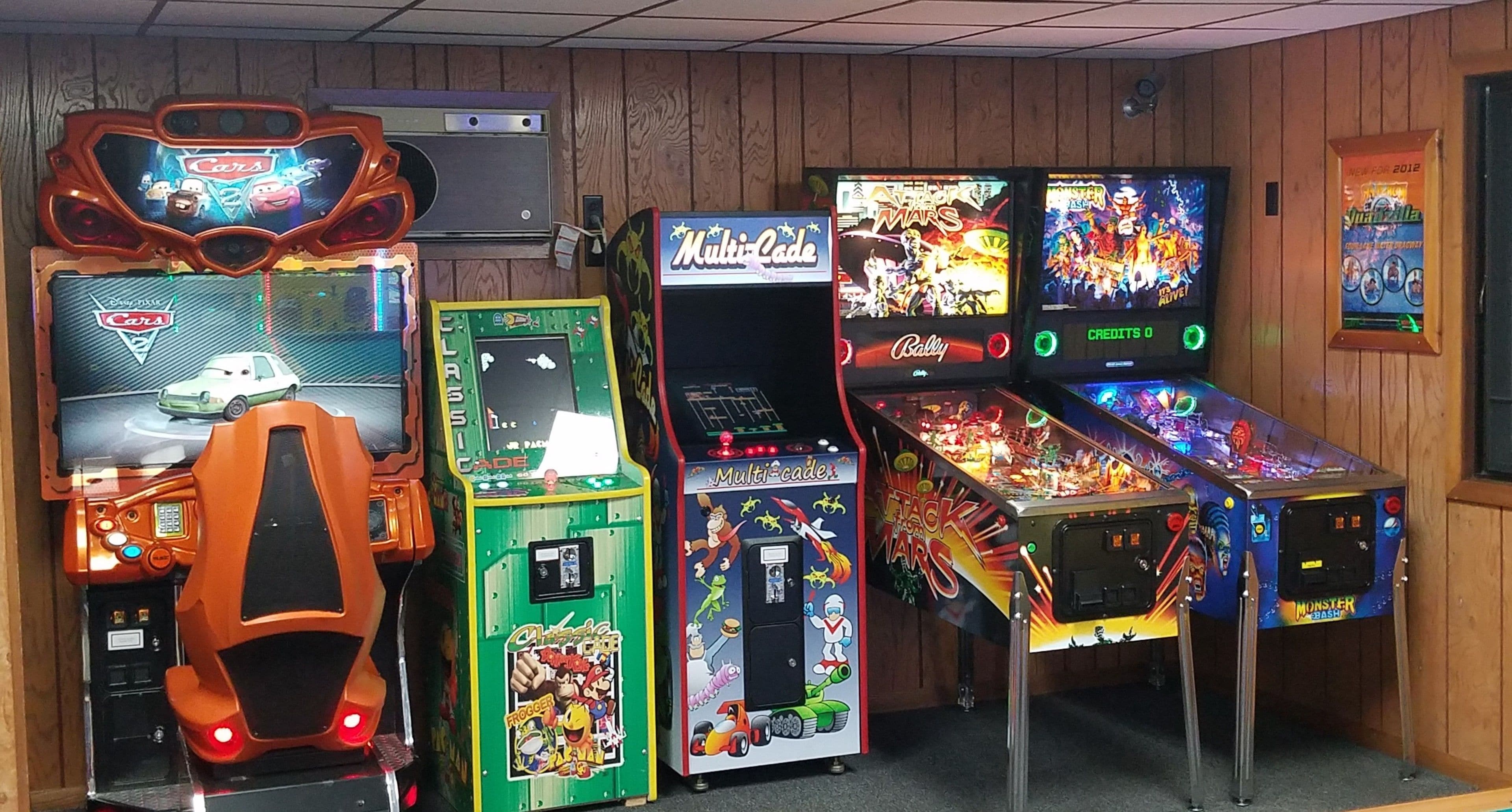 Une rangée de jeux d’arcade comprenant les titres « Cars », « Multi-Cade », « Rally » et « Stack Wars ».