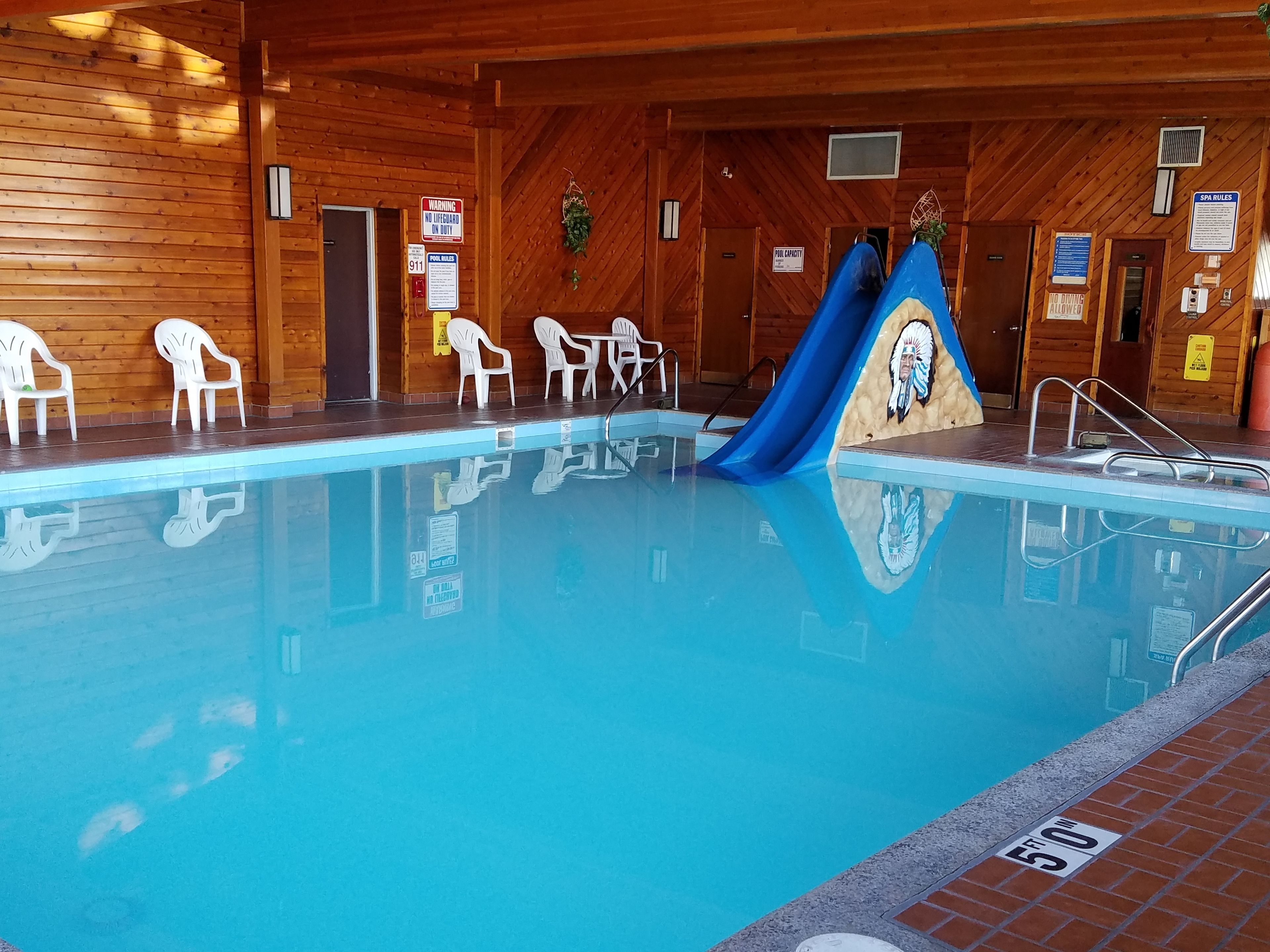 Piscine couverte, piscine extérieure (ouverte en saison)