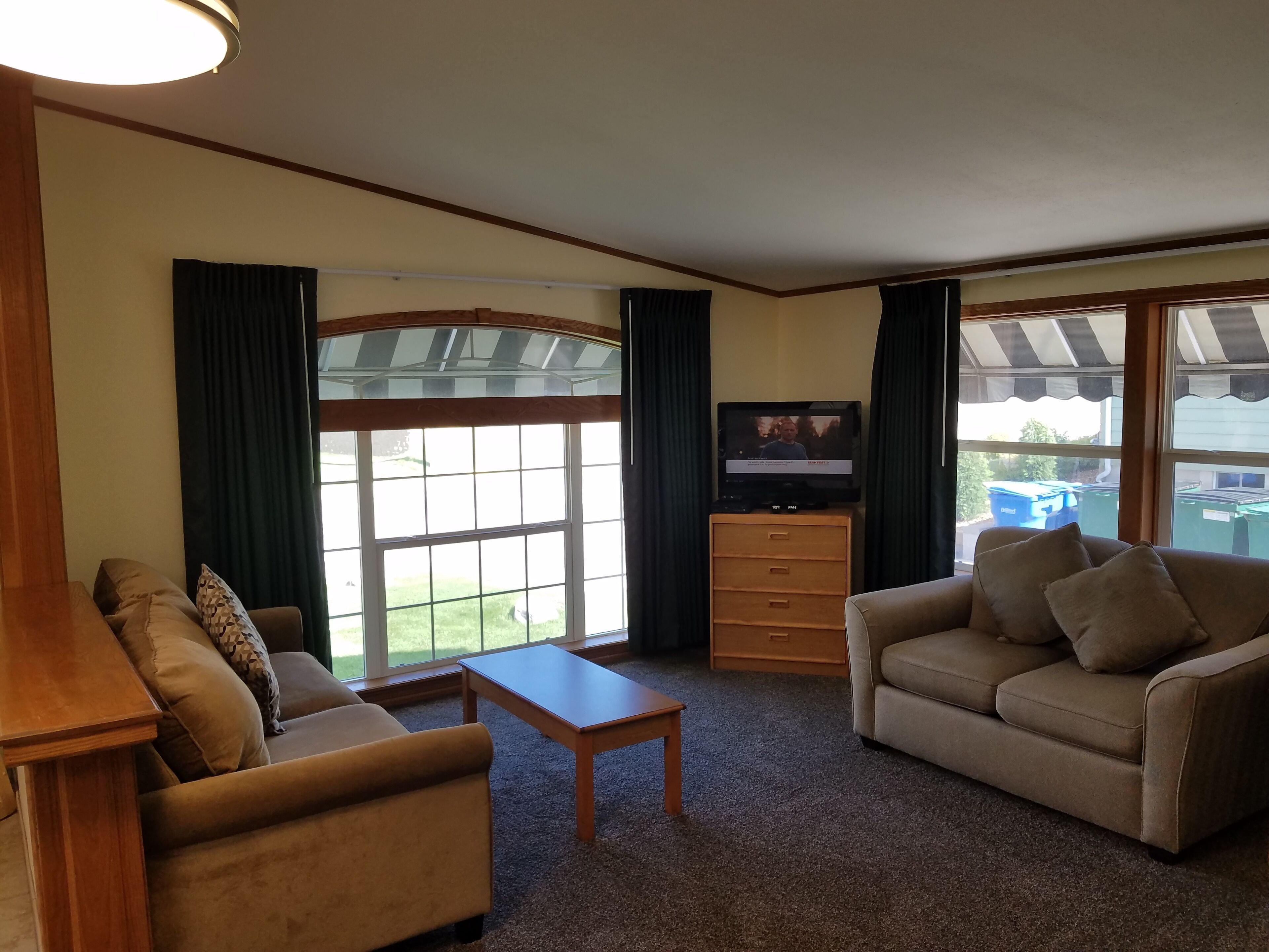 2 Bedroom House, 2 Bath, Sleeps 8, includes Seasonal Timbavati Wildlife Park | Living area | 42-inch LCD TV with digital channels, TV