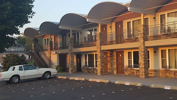 1 Queen Twin, includes Seasonal Timbavati Wildlife Park | Exterior