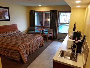 1 King Poolside, includes Seasonal Timbavati Wildlife Park | Living area