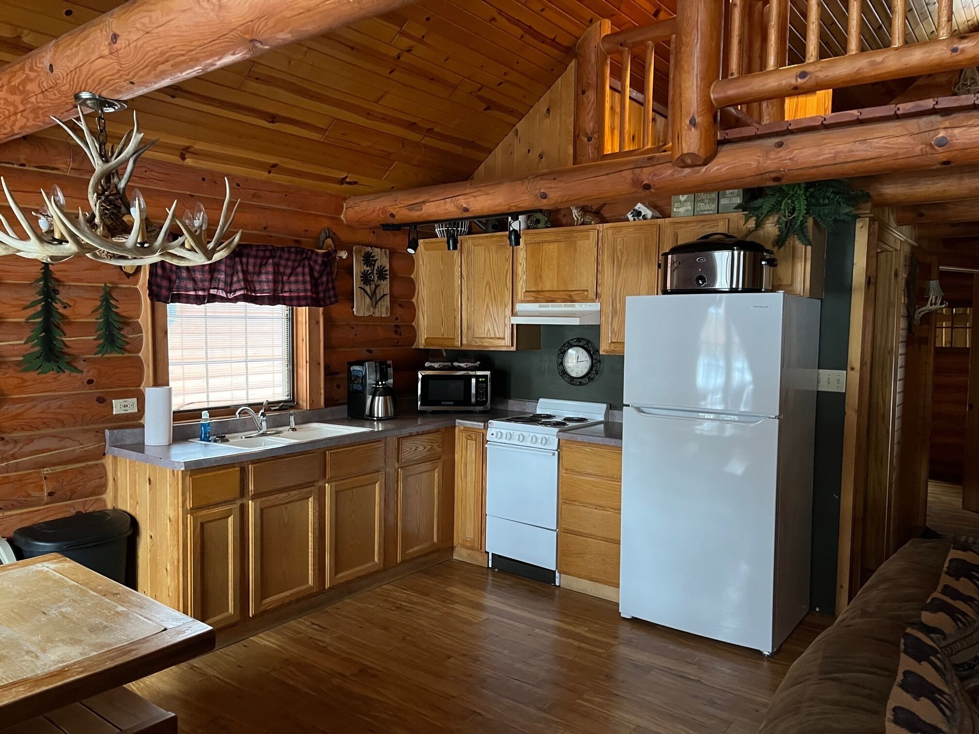 2 bedroom log cabin with loft (8 person) | private kitchen | microwave, coffee/tea maker, freezer, paper towels