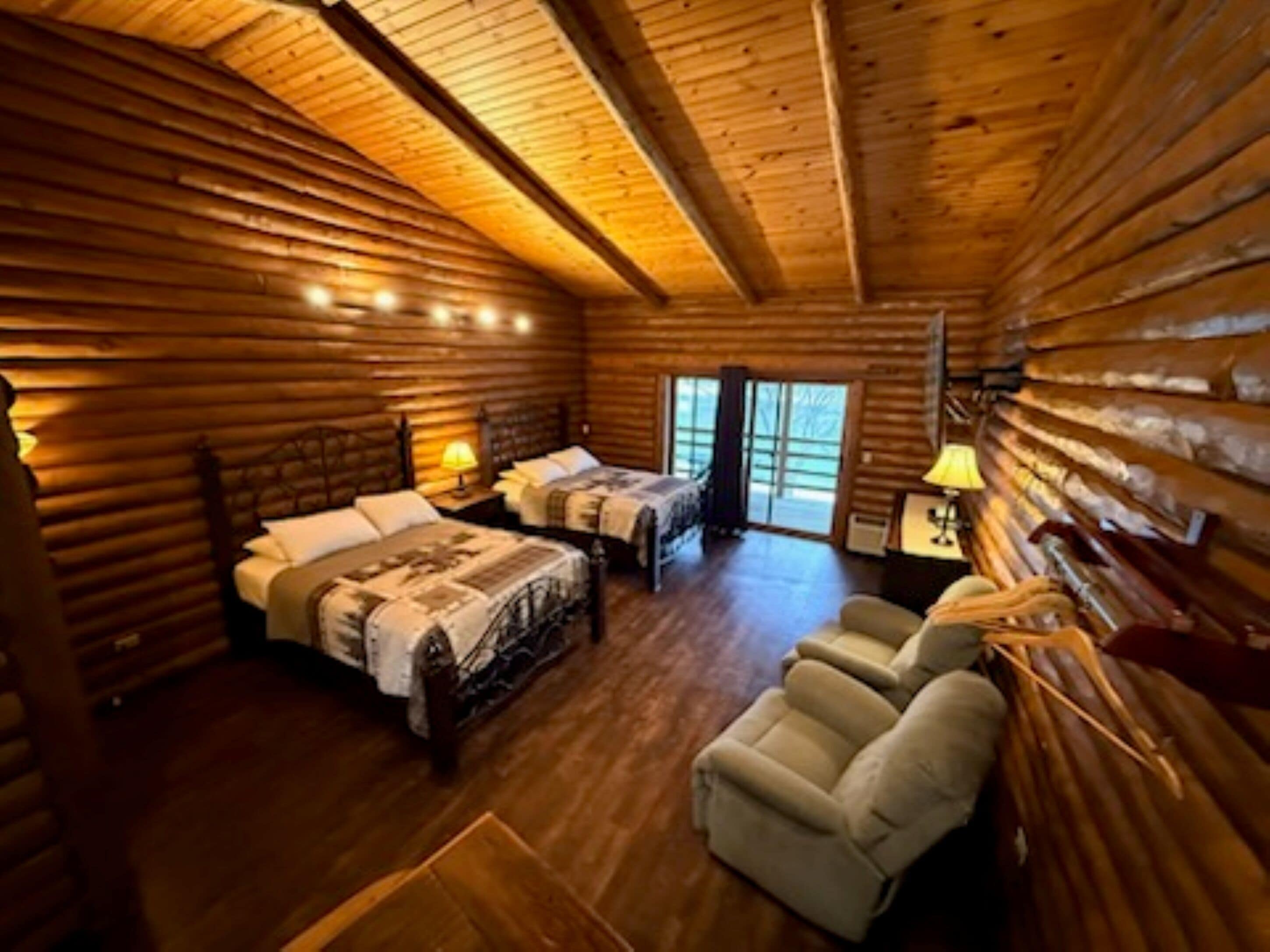 Riverview Lodge Room (4 person) | 1 bedroom, Select Comfort beds, individually decorated