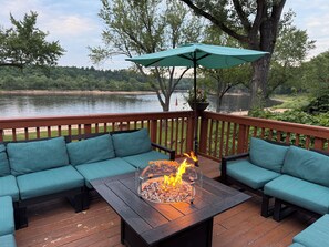 Sun deck - Cedar Lodge and Settlement (Wisconsin Dells)