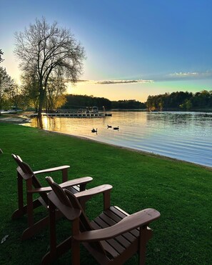 Private beach, kayaking, fishing - Cedar Lodge and Settlement (Wisconsin Dells)