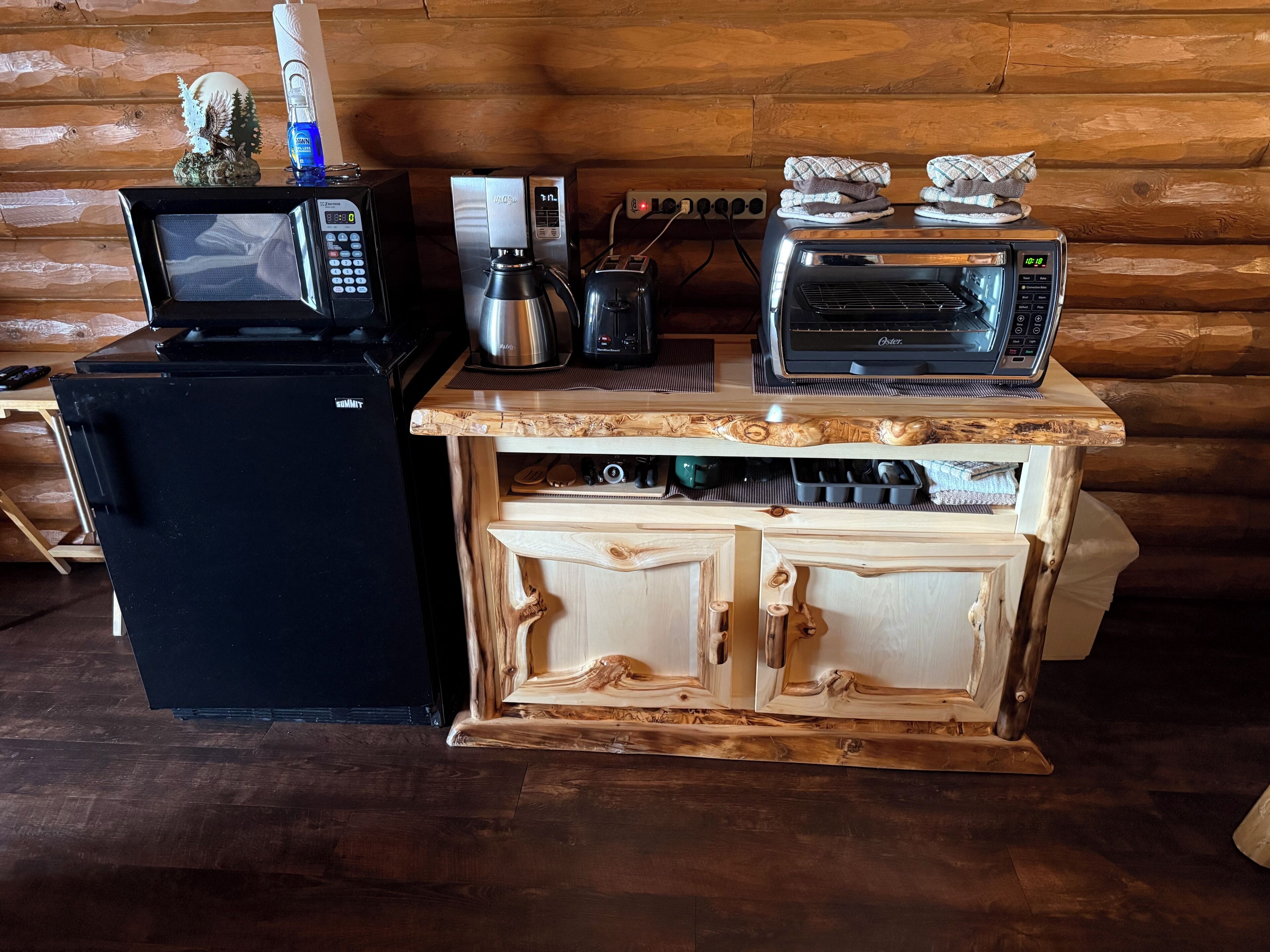 riverview deluxe lodge room (4 person) | coffee and/or coffee maker