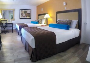 Premium bedding, individually decorated, individually furnished, desk - Adara Hotel Palm Springs (Palm Springs)