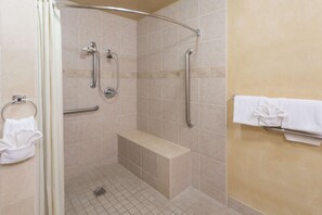 Combined shower/bathtub, free toiletries, hair dryer, towels - Adara Hotel Palm Springs (Palm Springs)